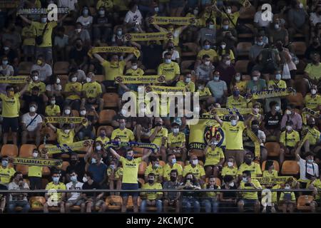 Villarreal`s Fans vor dem UEFA Champions League Spiel zwischen Villarreal CF und Atalanta CB im La Ceramica Stadion am 14. September 2021. (Foto von Jose Miguel Fernandez/NurPhoto) Stockfoto